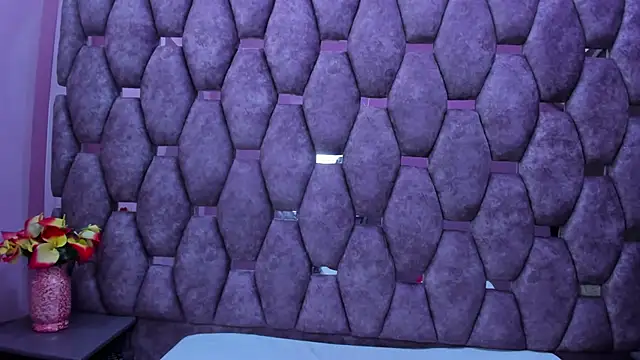 AlaSmith online show from November 2025 02:04:01 AM