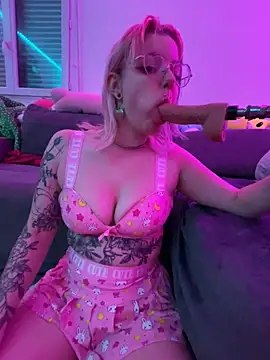 Snapshot of LaskaLeRoomba chatting on January 2026 09:40:01 PM LaskaLeRoomba online show from January 2026 09:40:01 PM