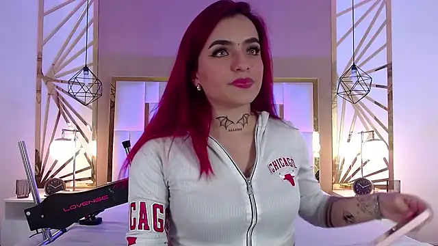 Snapshot of valeriee_millerr_ chatting on February 2025 06:24:01 PM valeriee millerr online show from February 2025 06:24:01 PM