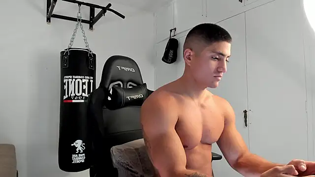 dan01  online show from November 2025 01:56:02 PM