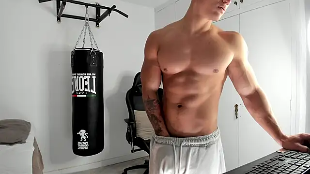 dan01  online show from December 2025 08:47:01 PM