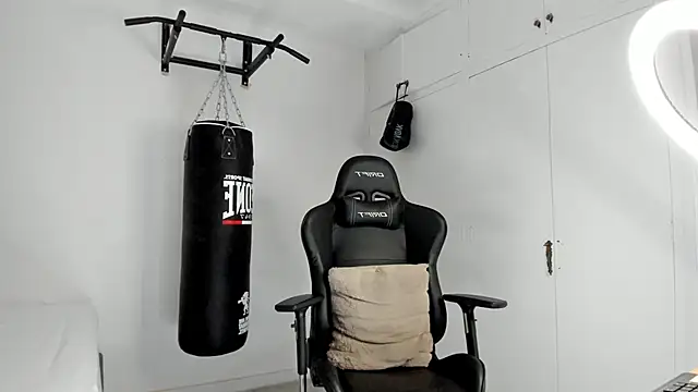 dan01  online show from November 2025 02:06:02 PM