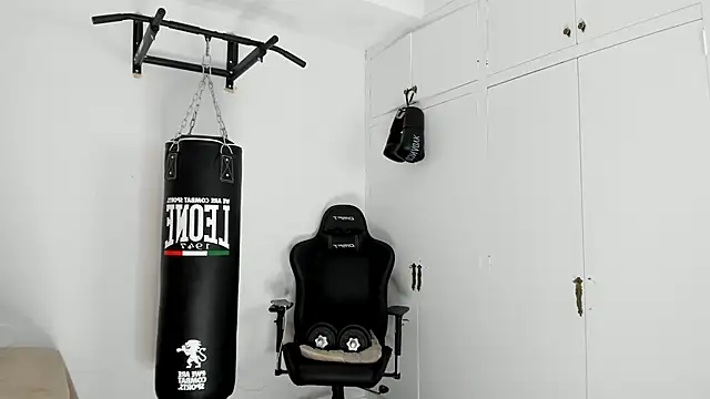 dan01  online show from October 2025 02:07:02 PM