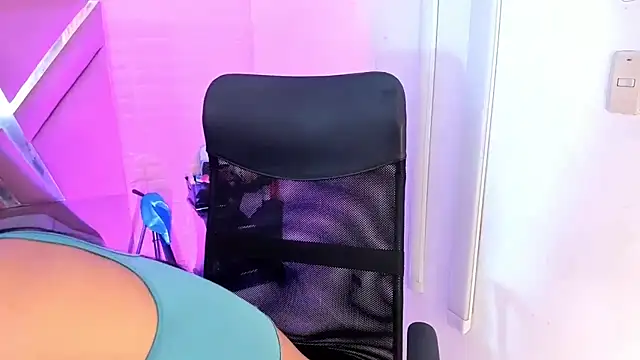 CandyLatinHott online show from January 2026 09:37:02 AM