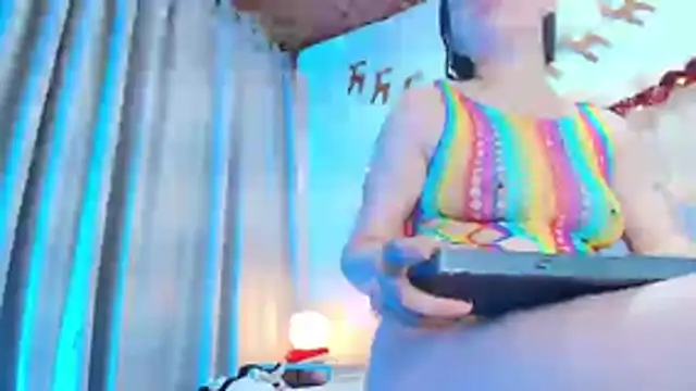 Eda Bonne online show from December 2025 12:31:01 PM