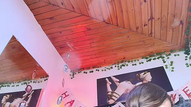 Snapshot of Eda_Bonne chatting on November 2025 12:43:02 PM Eda Bonne online show from November 2025 12:43:02 PM