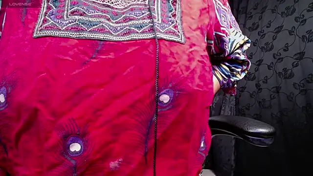 Snapshot of kalpanaaishaa chatting on November 2025 10:14:01 AM kalpanaaishaa online show from November 2025 10:14:01 AM