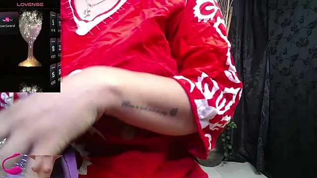 Snapshot of kalpanaaishaa chatting on November 2025 10:41:02 AM kalpanaaishaa online show from November 2025 10:41:02 AM