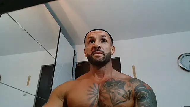 Magnificmuscles89 online show from June 2026 10:32:02 PM