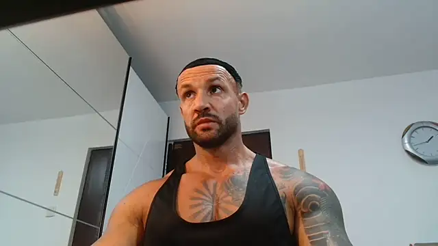 Snapshot of Magnificmuscles89 chatting on May 2026 10:44:01 AM Magnificmuscles89 online show from May 2026 10:44:01 AM
