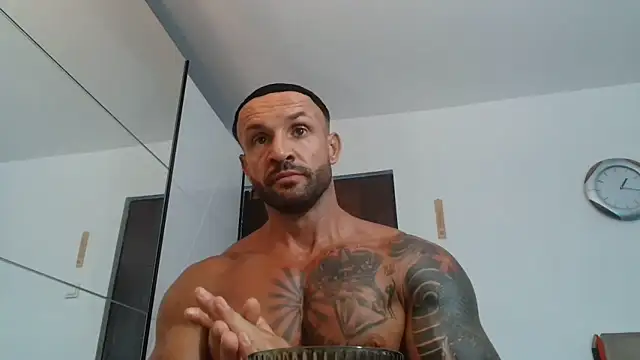 Magnificmuscles89 online show from June 2026 10:26:02 AM