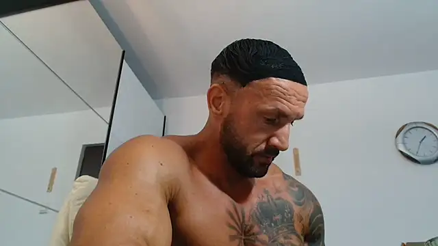 Magnificmuscles89 online show from June 2026 10:43:01 AM