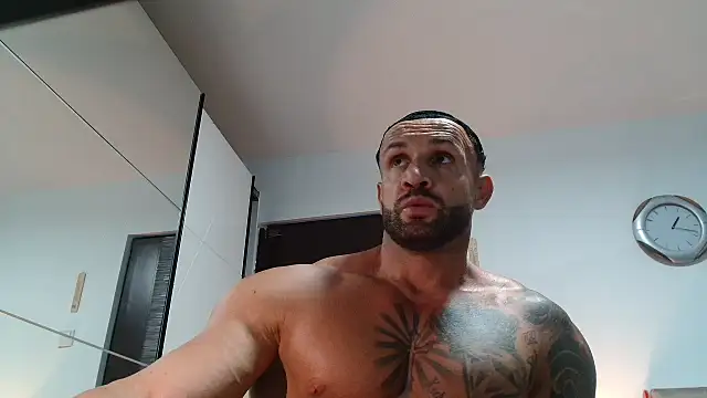 Snapshot of Magnificmuscles89 chatting on May 2026 10:19:01 PM Magnificmuscles89 online show from May 2026 10:19:01 PM