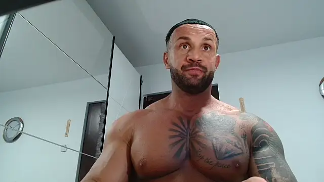 Snapshot of Magnificmuscles89 chatting on April 2026 10:49:02 PM Magnificmuscles89 online show from April 2026 10:49:02 PM