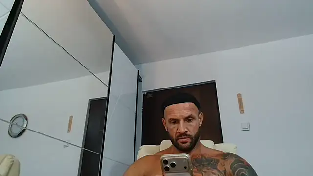 Magnificmuscles89 online show from June 2026 10:48:02 PM