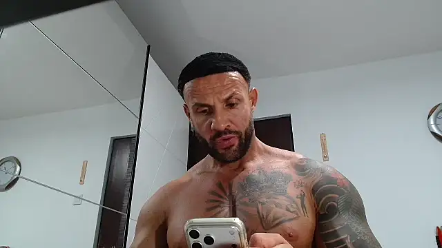 Snapshot of Magnificmuscles89 chatting on May 2026 09:51:02 PM Magnificmuscles89 online show from May 2026 09:51:02 PM