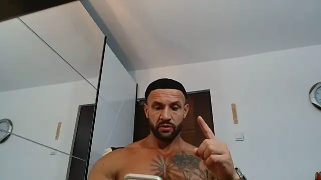 Magnificmuscles89 online show from June 2026 10:42:01 AM