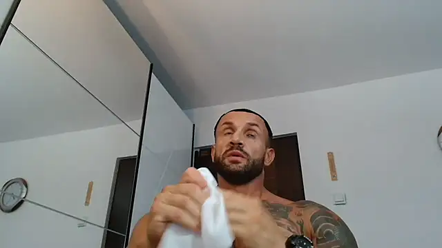 Magnificmuscles89 online show from June 2026 04:35:02 PM