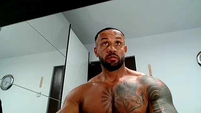 Magnificmuscles89 online show from November 2025 03:28:01 PM