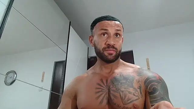 Snapshot of Magnificmuscles89 chatting on May 2026 06:22:02 PM Magnificmuscles89 online show from May 2026 06:22:02 PM