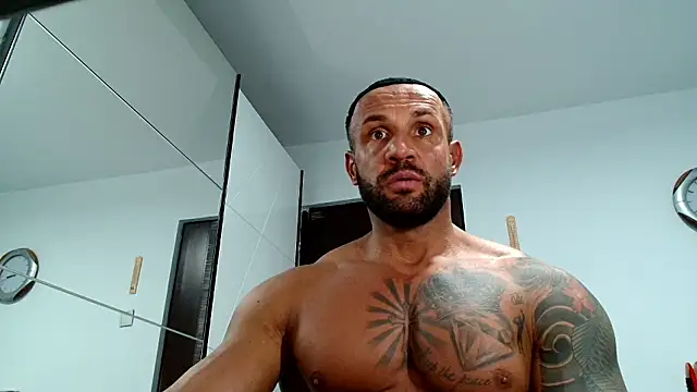 Magnificmuscles89 online show from January 2026 01:18:02 PM