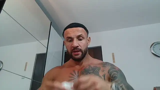Magnificmuscles89 online show from June 2026 10:25:02 PM
