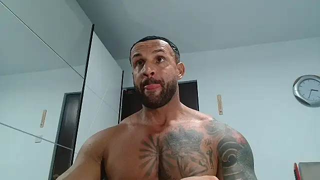 Snapshot of Magnificmuscles89 chatting on April 2026 10:07:02 PM Magnificmuscles89 online show from April 2026 10:07:02 PM