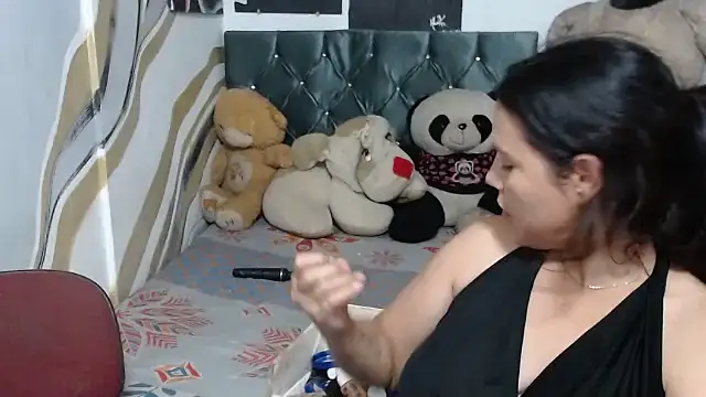 Snapshot of manzanahot9 chatting on October 2025 06:51:01 PM manzanahot9 online show from October 2025 06:51:01 PM