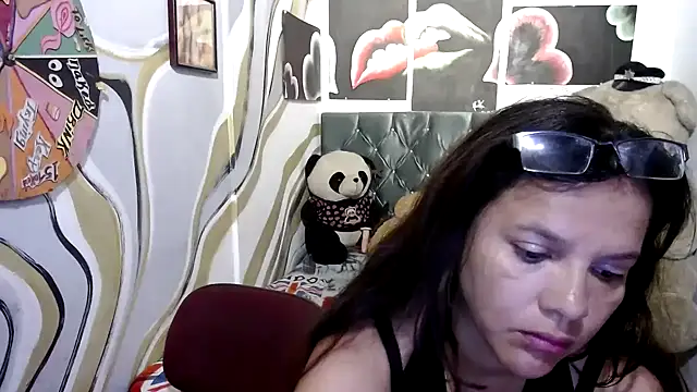 Snapshot of manzanahot9 chatting on September 2025 11:28:01 AM manzanahot9 online show from September 2025 11:28:01 AM