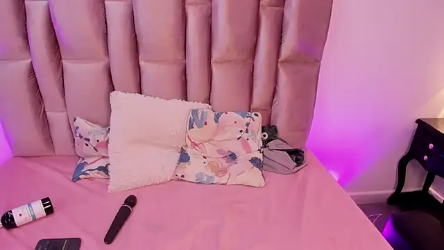 NikyBrookss online show from April 2026 01:41:01 PM