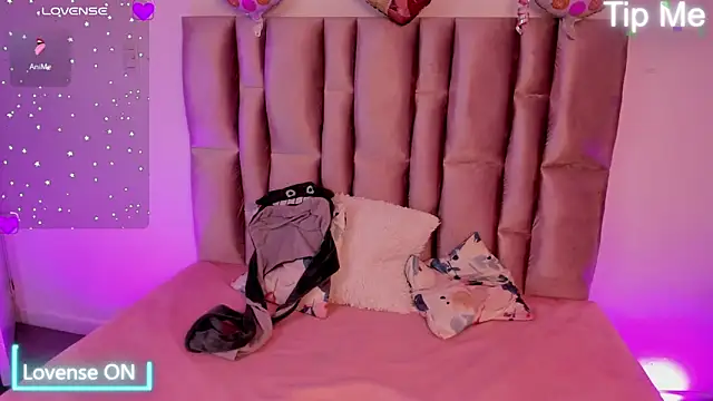 NikyBrookss online show from April 2026 12:34:01 PM