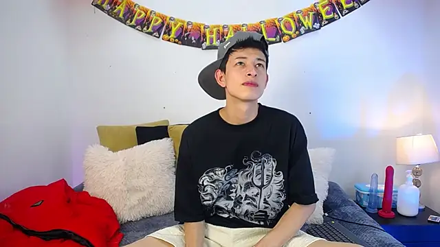 MaikCarver online show from October 2025 04:02:02 AM