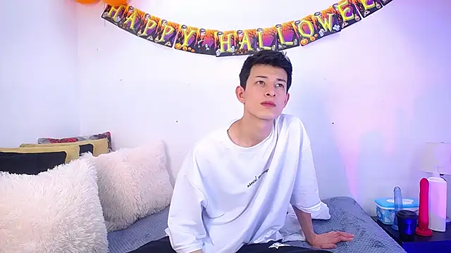 MaikCarver online show from October 2025 03:40:02 AM