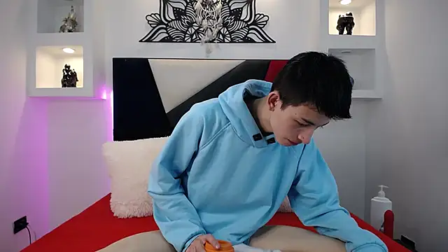 MaikCarver online show from February 2025 04:15:02 AM