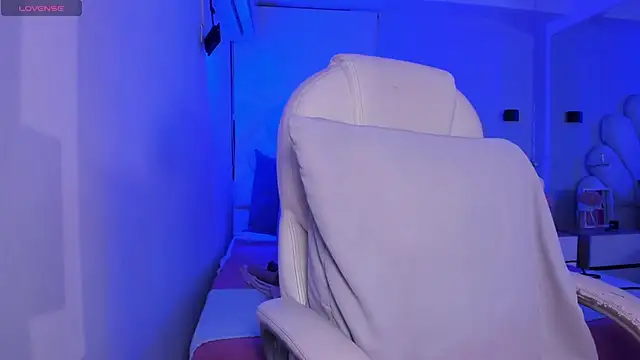 kitty roouse online show from January 2026 03:10:02 AM