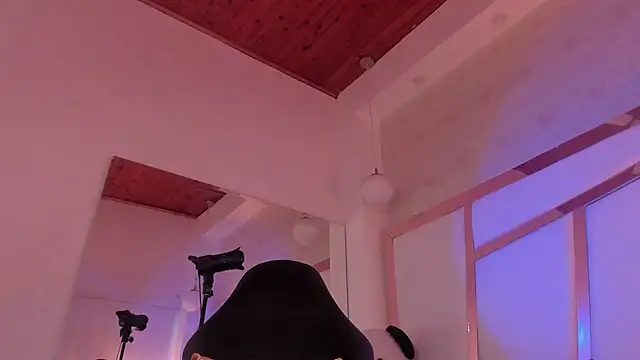 kitty roouse online show from April 2026 07:56:01 AM