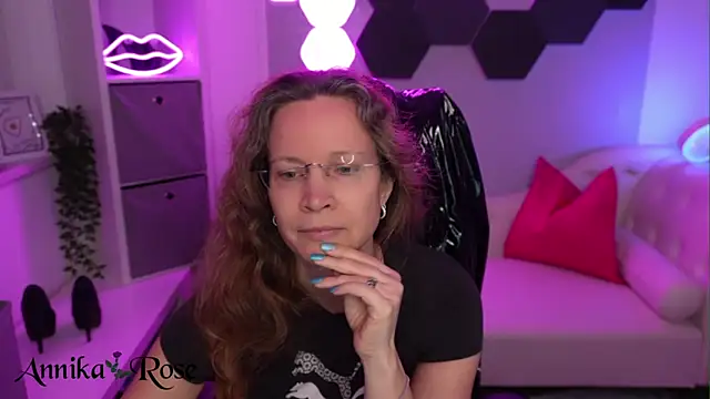 AnnikaRose online show from February 2026 12:29:02 PM
