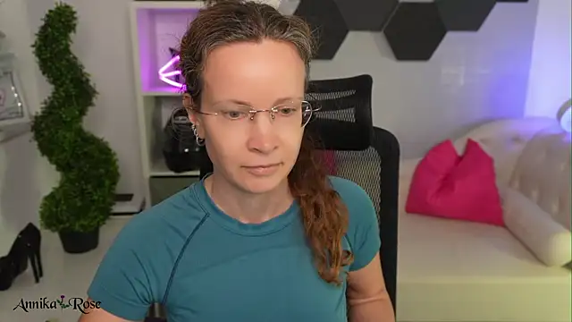 AnnikaRose online show from February 2026 12:55:01 PM