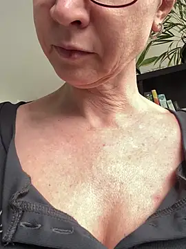 AnnikaRose online show from April 2026 12:41:01 PM