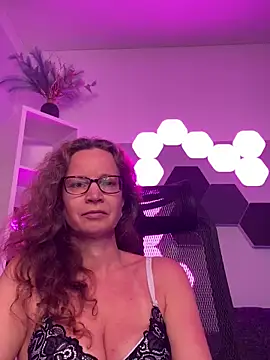AnnikaRose online show from May 2026 07:40:02 AM