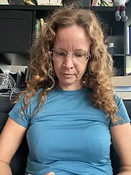 AnnikaRose online show from October 2025 08:01:02 AM