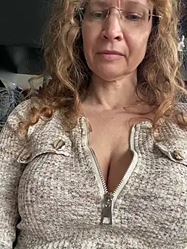 AnnikaRose online show from March 2026 10:28:01 AM