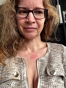 AnnikaRose online show from April 2026 06:07:02 AM