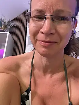 Snapshot of AnnikaRose chatting on June 2026 03:48:02 AM AnnikaRose online show from June 2026 03:48:02 AM