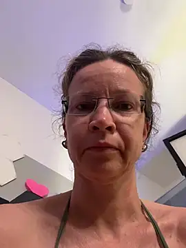 Snapshot of AnnikaRose chatting on June 2026 02:44:02 AM AnnikaRose online show from June 2026 02:44:02 AM