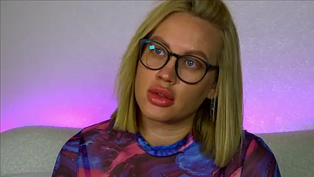 MariaNeumann online show from October 2025 06:34:01 AM