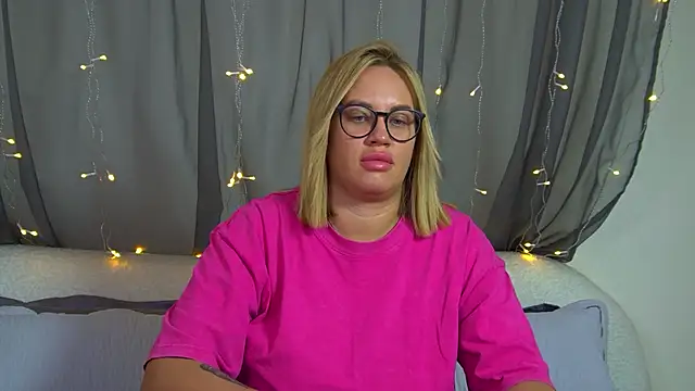 MariaNeumann online show from November 2025 06:29:02 PM