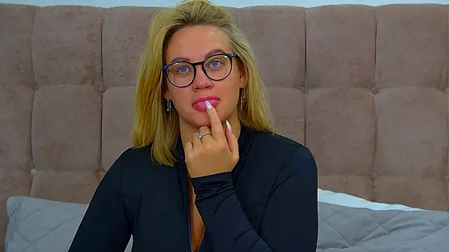 MariaNeumann online show from January 2026 06:28:01 AM