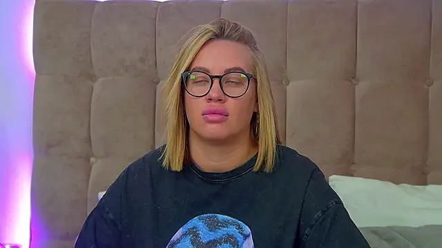 MariaNeumann online show from November 2025 06:24:01 AM