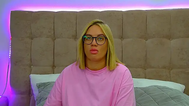 MariaNeumann online show from November 2025 06:17:01 AM